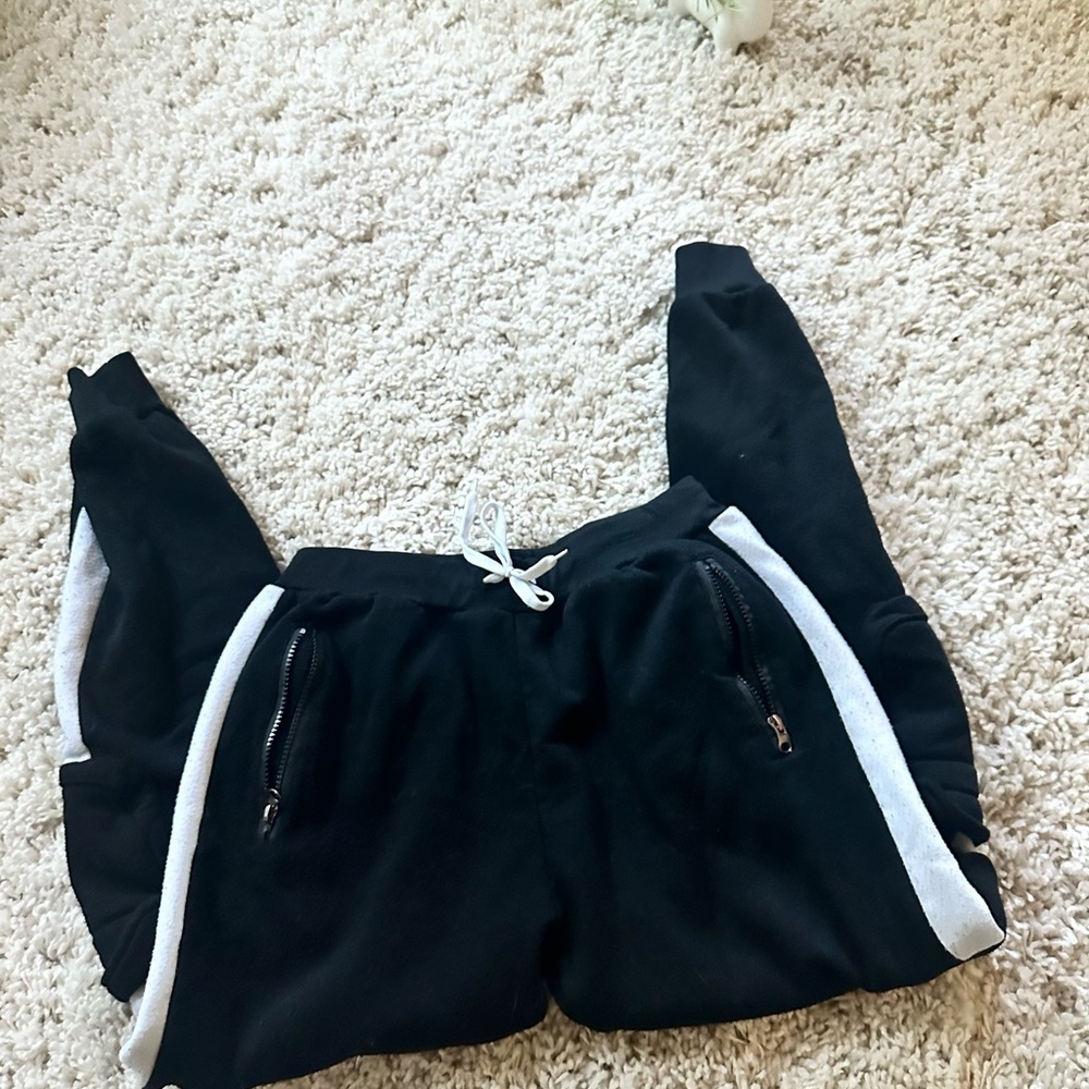 Men’s streetwear track pocketed baggy zippered skate fashion pants. - Picture 2 of 4